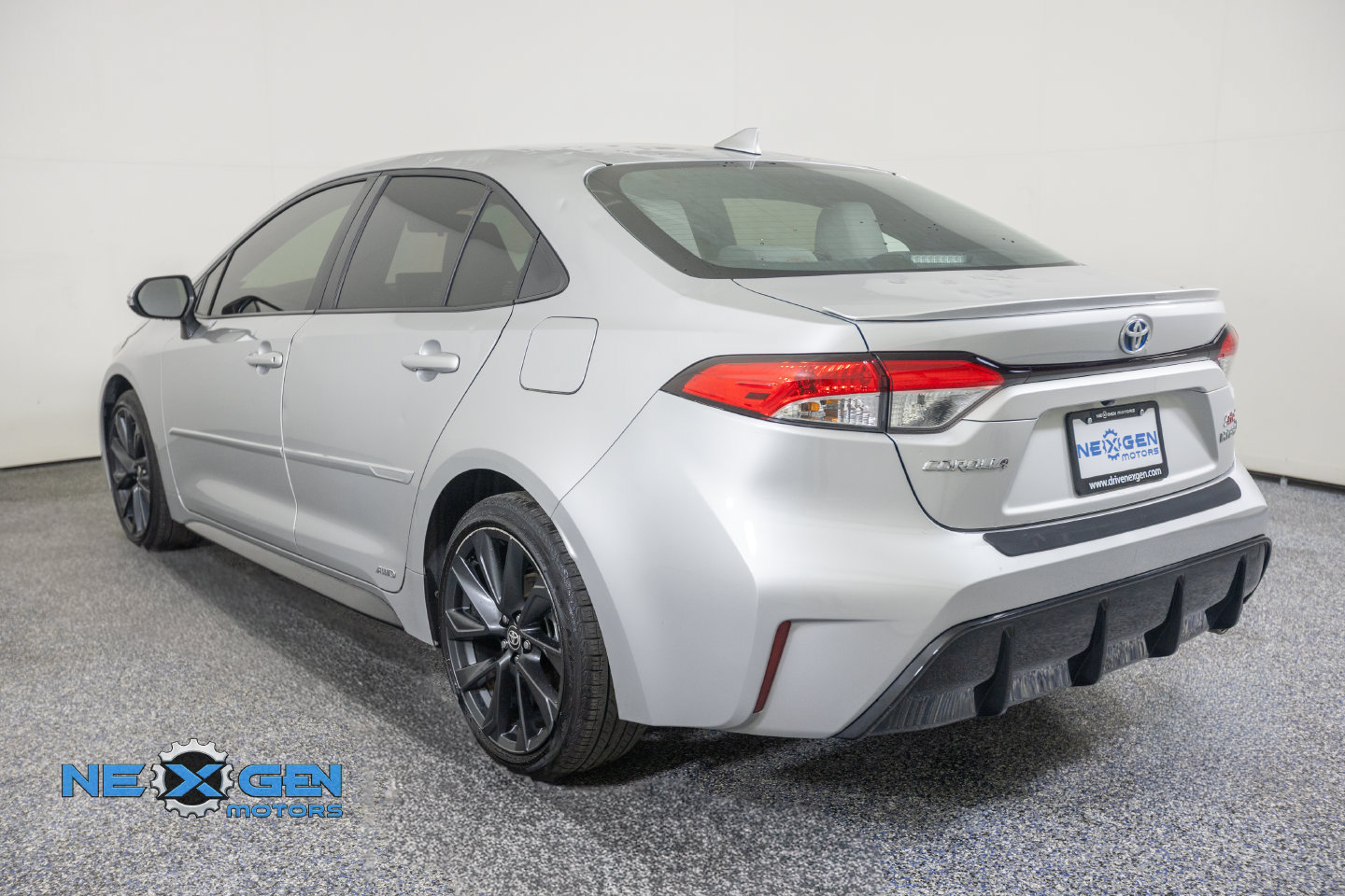 Used 2023 Toyota Corolla SE AWD/4WD image 28