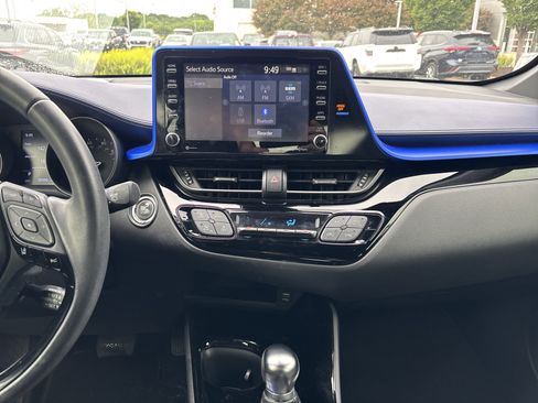 Used 2020 Toyota C-HR XLE FWD image 23