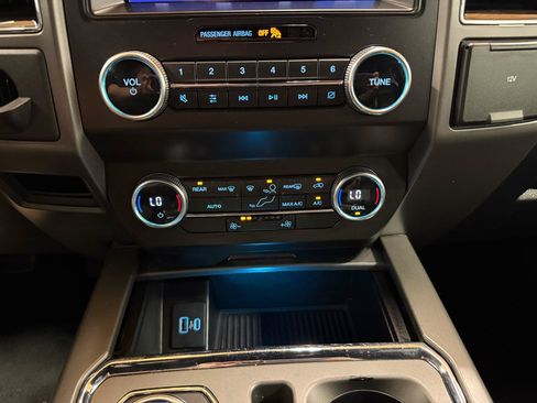 Used 2021 Ford Expedition XLT RWD image 18