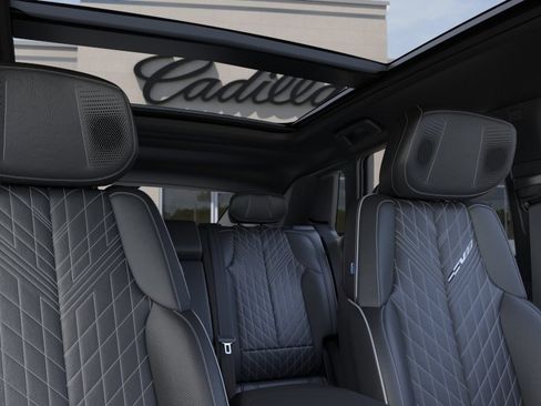 New 2026 Cadillac Lyriq V w/ Exterior Carbon Fiber Package AWD/4WD image 24