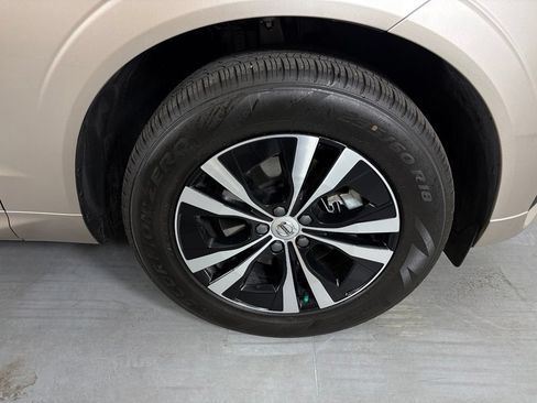 Used 2025 Volvo XC60 B5 Core AWD/4WD image 10