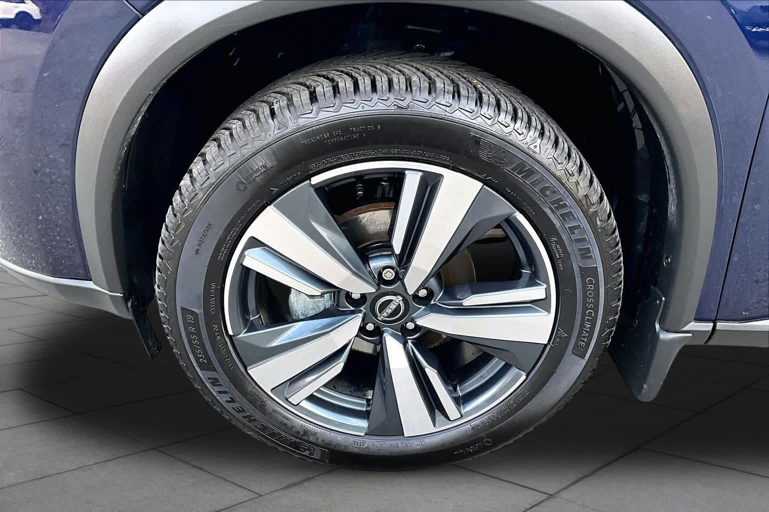 Used 2024 Nissan Rogue SL w/ SL Premium Package AWD/4WD image 11