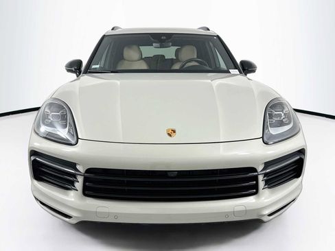 Certified 2023 Porsche Cayenne AWD/4WD image 6