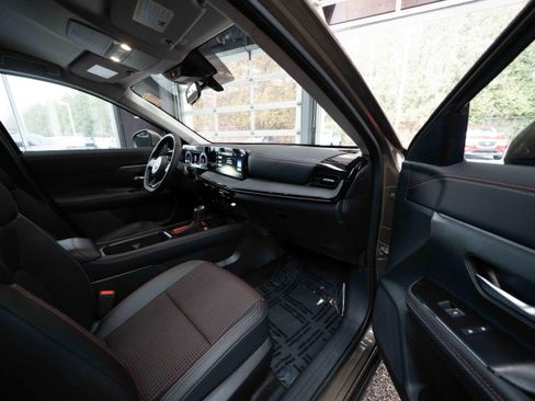 Used 2025 Nissan Kicks SR image 26