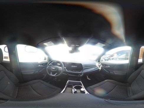 Used 2025 Chevrolet Equinox LT image 44