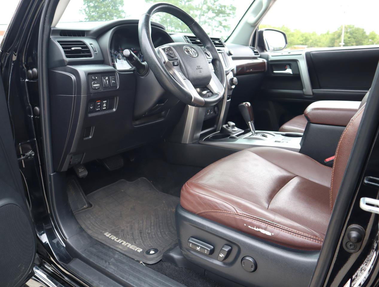 Used 2016 Toyota 4Runner Limited AWD/4WD image 40