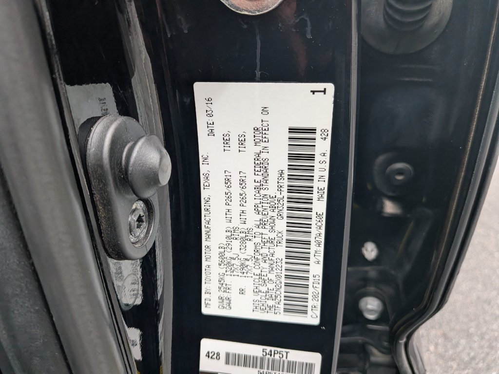Used 2016 Toyota Tacoma TRD Sport w/ Towing Package RWD image 29