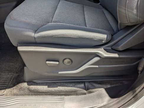 Used 2025 Ford Expedition XL AWD/4WD image 23