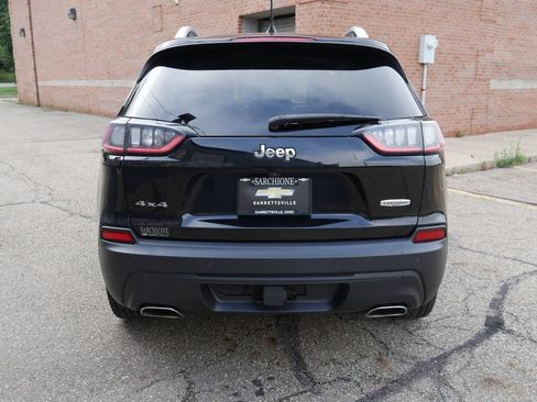 Used 2019 Jeep Cherokee Latitude Plus w/ Cold Weather Group AWD/4WD image 5