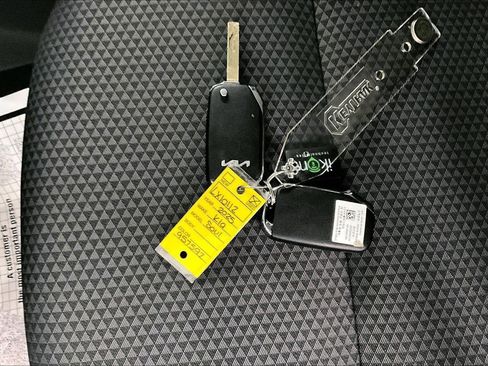 Used 2025 Kia Soul LX FWD image 34