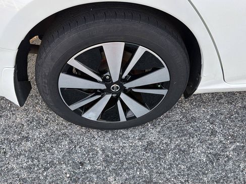Used 2021 Nissan Altima 2.5 SL FWD image 39