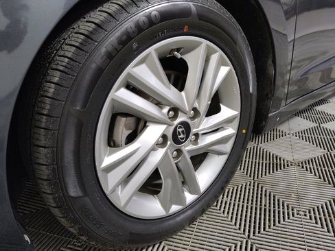 Used 2020 Hyundai Elantra SEL image 31