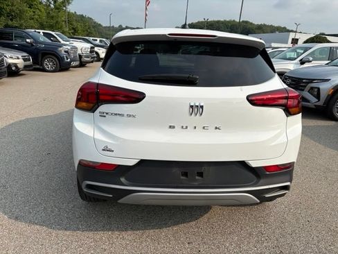 Used 2024 Buick Encore GX Preferred w/ Comfort Package AWD/4WD image 4