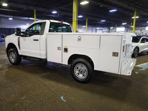 Used 2023 Ford F250 XL w/ Snow Plow Prep Package image 4