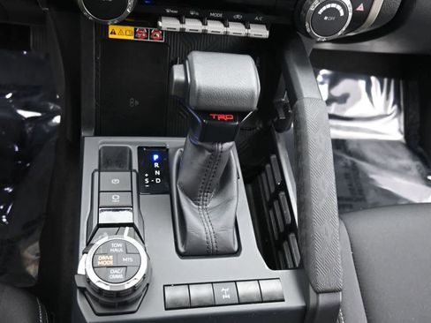 Used 2024 Toyota Tacoma TRD Off-Road image 18
