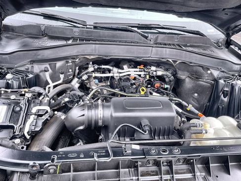 Used 2021 Ford Explorer XLT w/ Equipment Group 202A image 15