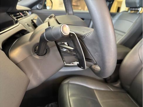 Used 2024 Land Rover Range Rover Evoque Dynamic SE image 43