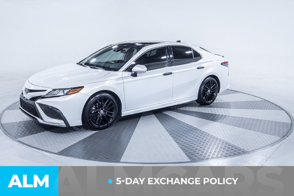 Used 2021 Toyota Camry XSE w/ Navigation Package FWD image 3