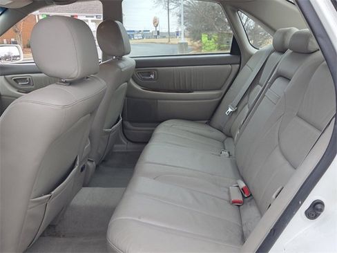 Used 2003 Toyota Avalon XLS image 6