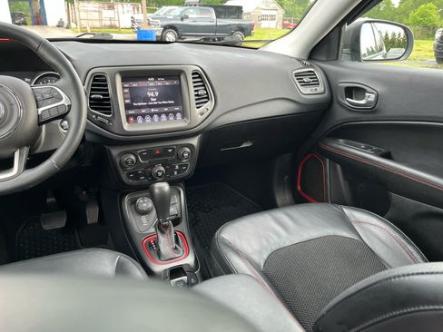 Used 2017 Jeep Compass Trailhawk w/ Cold Weather Group AWD/4WD image 26