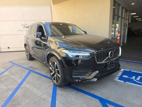 Used 2020 Volvo XC90 T6 Momentum image 1