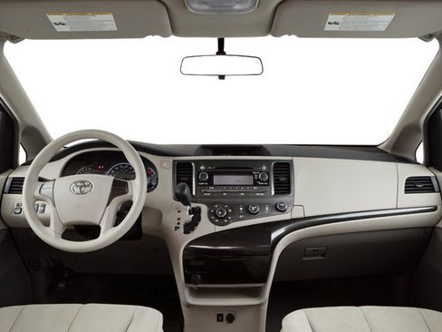 Used 2012 Toyota Sienna LE FWD image 7