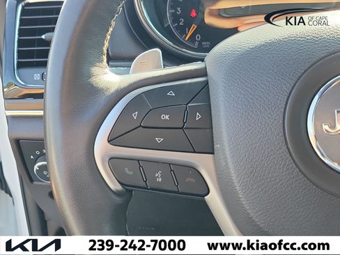 Used 2019 Jeep Grand Cherokee Overland AWD/4WD image 25