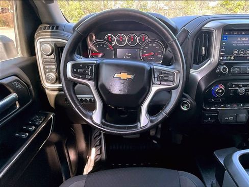Used 2022 Chevrolet Silverado 2500 LT w/ Convenience Package image 12