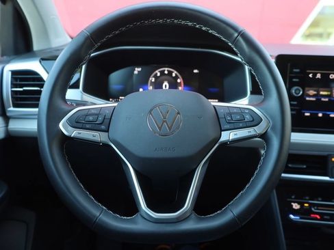 Used 2025 Volkswagen Taos SE FWD image 43