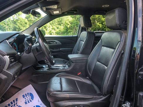 Used 2022 Chevrolet Traverse LT AWD/4WD image 26