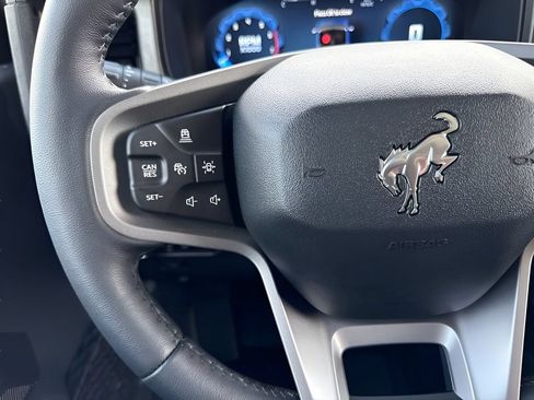 Used 2025 Ford Bronco Badlands AWD/4WD image 14