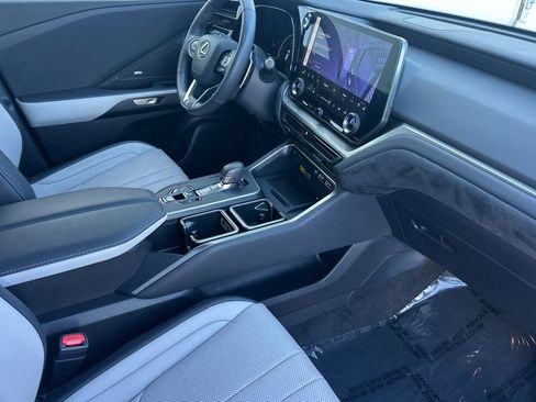 Used 2024 Lexus TX 500h AWD image 17