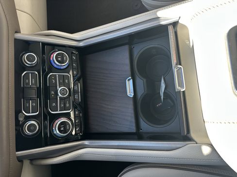 Certified 2022 GMC Yukon XL Denali image 24