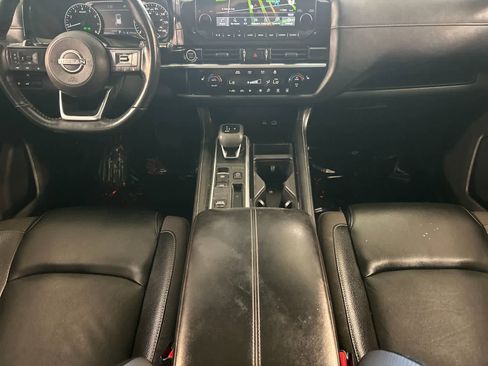 Used 2024 Nissan Pathfinder SL w/ SL Premium Package FWD image 4