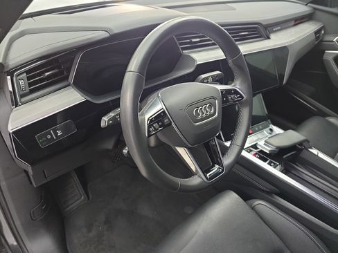 Used 2024 Audi Q8 e-tron Prestige image 16