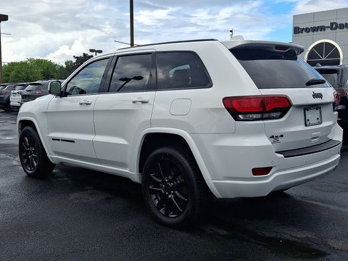 Certified 2021 Jeep Grand Cherokee Laredo X AWD/4WD image 6