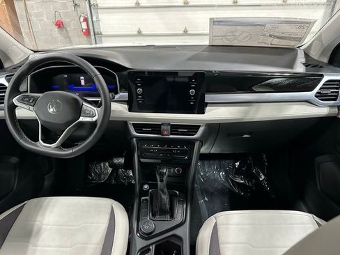New 2026 Volkswagen Taos SE image 17