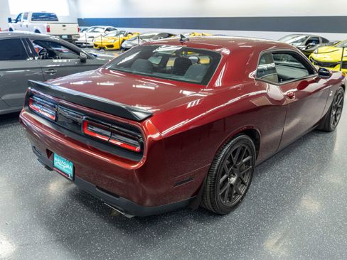 Used 2017 Dodge Challenger R/T Scat Pack w/ Driver Convenience Group RWD image 7