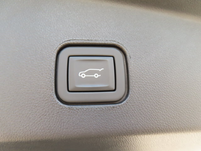 Certified 2024 Cadillac Lyriq Luxury AWD/4WD image 39