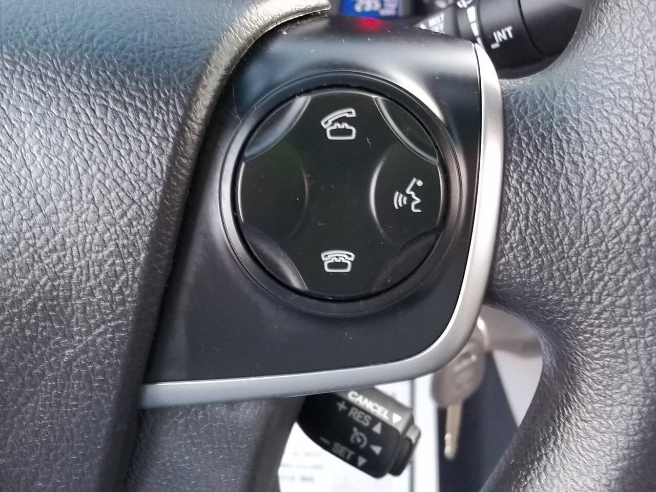 Used 2014 Toyota Camry LE FWD image 22