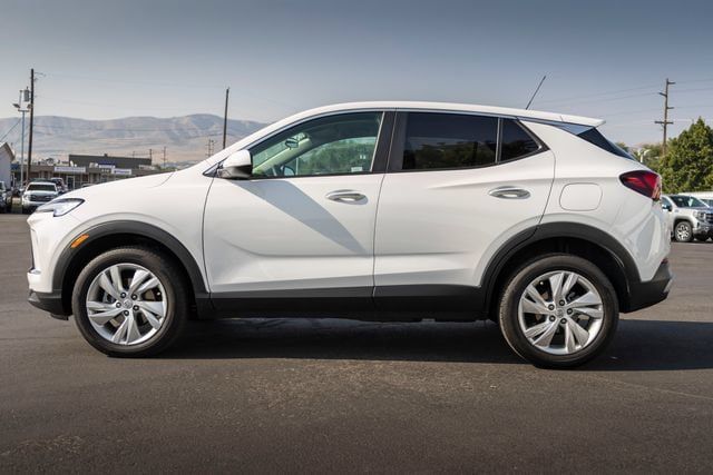 Used 2026 Buick Encore GX Preferred w/ Comfort Package AWD/4WD image 3