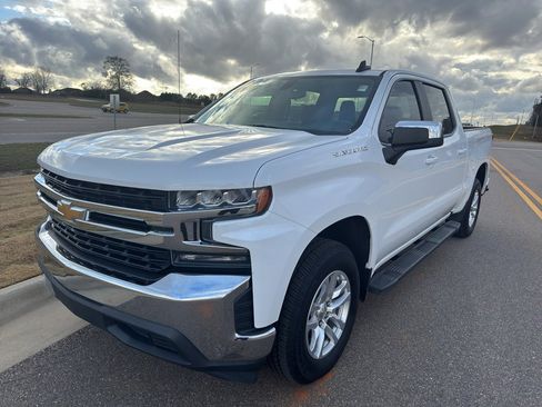 Used 2019 Chevrolet Silverado 1500 LT w/ All-Star Edition image 13