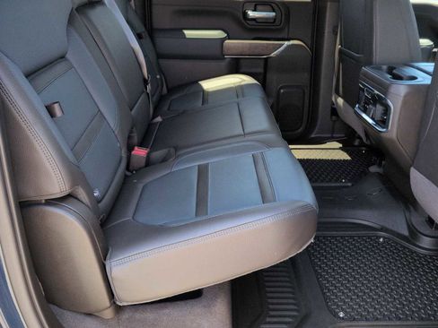 Used 2023 GMC Sierra 2500 Denali w/ Denali Ultimate Package AWD/4WD image 21