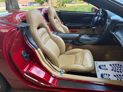 Used 1999 Chevrolet Corvette Convertible w/ Memory Pkg RWD image 54