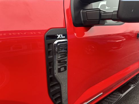 Used 2023 Ford F350 XL w/ Snow Plow/Camper Package image 4