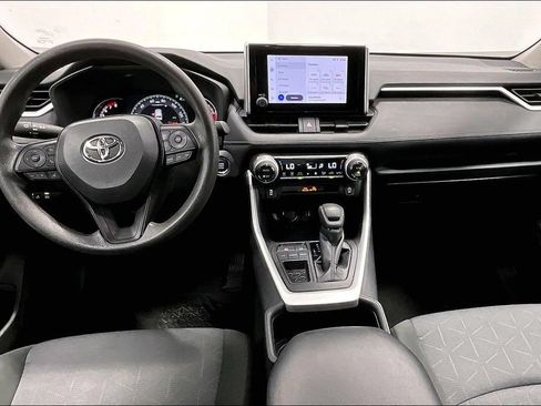 Used 2025 Toyota RAV4 XLE FWD image 17