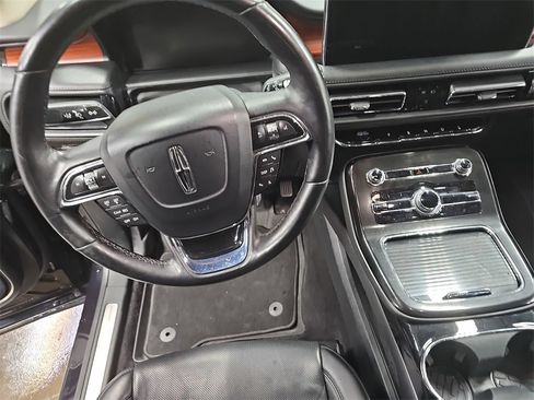 Used 2022 Lincoln Nautilus Reserve image 16