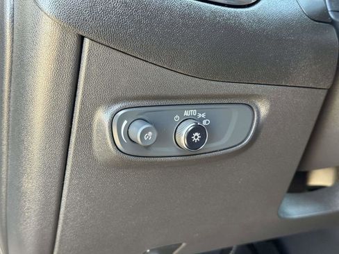 Used 2023 Chevrolet Equinox LT FWD image 10