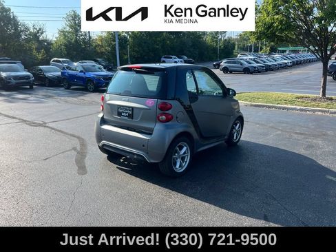 Used 2015 smart fortwo pure RWD image 5