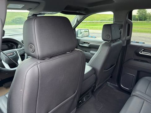 Used 2025 GMC Sierra 1500 SLT AWD/4WD image 21